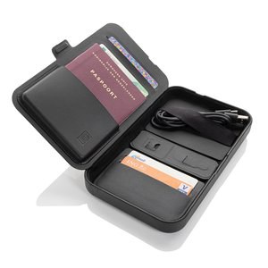Swiss Peak P309.05 - Custodia da viaggio Swiss Peak con caricatore 3in1 rPU RCS